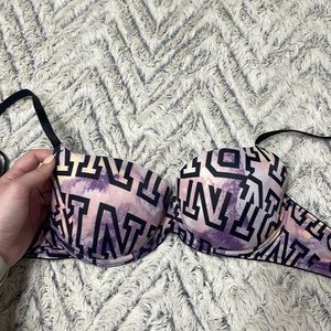 Pink Victoria’s Secret bra